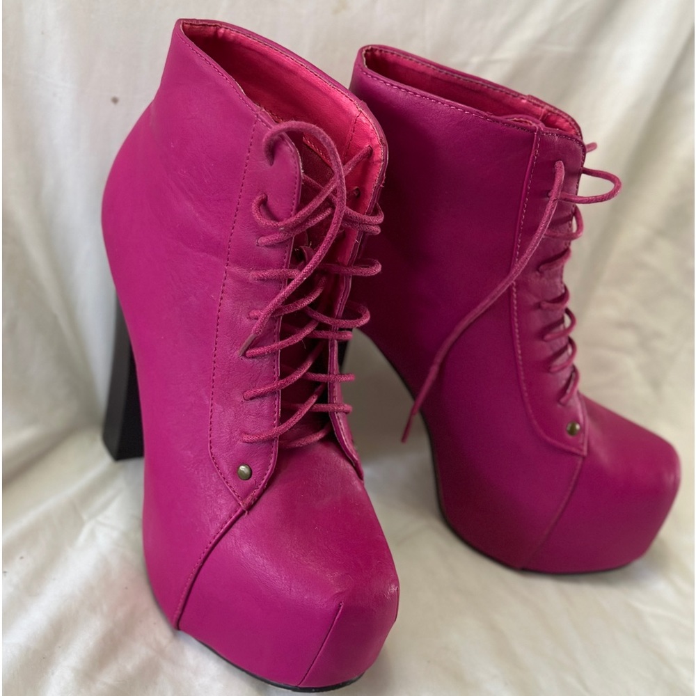 Womens Fushia Block Booties Sz 9 - 5.5” Heel *Shoelace frayed on left boot